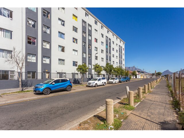 <!--[if BLOCK]><![endif]--> C103 The Square on Tenth Ninth Avenue, Maitland, Cape Town <!--[if ENDBLOCK]><![endif]-->